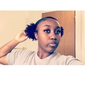 Meet your Posher, Andrēa